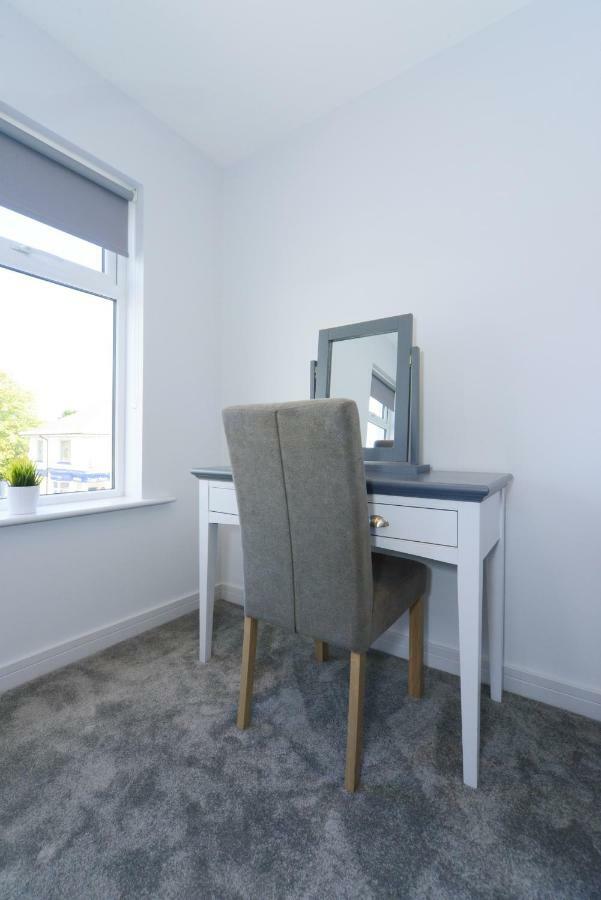 Sandbanks Road Poole Bagian luar foto